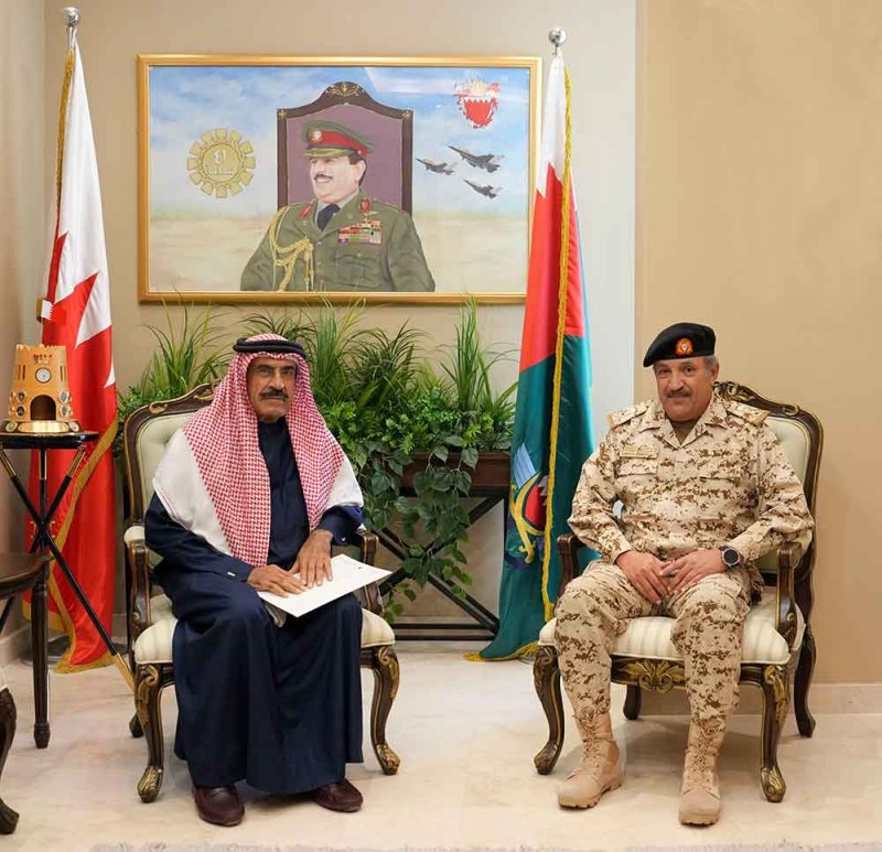 مساعد رئيس هيئة الأركان للقوى البشرية يستقبل سفير البحرين لدى باكستان