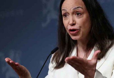 زعيمة المعارضة الفنزويلية تخطط للعودة "في أقرب وقت"