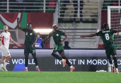 نيجيريا تكتسح موزمبيق وتتأهل إلى ربع نهائي كأس أفريقيا