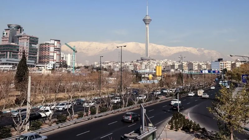 إضراب عام في سوق طهران.. والحكومة تعرض مساعدة بـ 7$