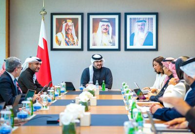 عيسى بن سلمان يعتمد استراتيجية صندوق العمل “تمكين” 2026-2030