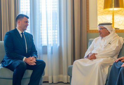 سمو ولي العهد رئيس الوزراء يلتقي مدير عام والرئيس التنفيذي للمعهد الدولي للدراسات الاستراتيجية