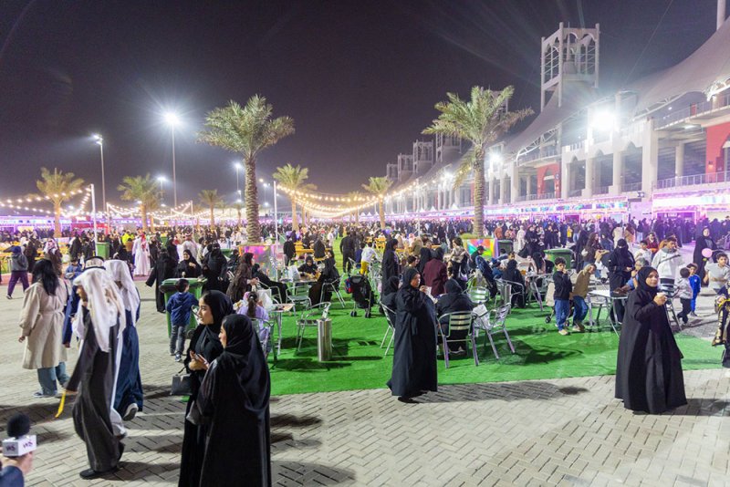 وزيرة السياحة تزور مهرجان "وين وبكم" في حلبة البحرين الدولية
