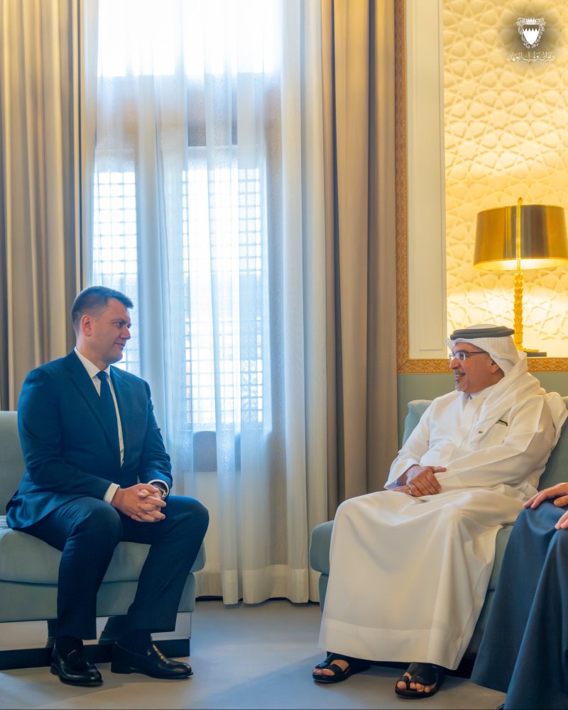 سمو ولي العهد رئيس الوزراء يلتقي مدير عام والرئيس التنفيذي للمعهد الدولي للدراسات الاستراتيجية