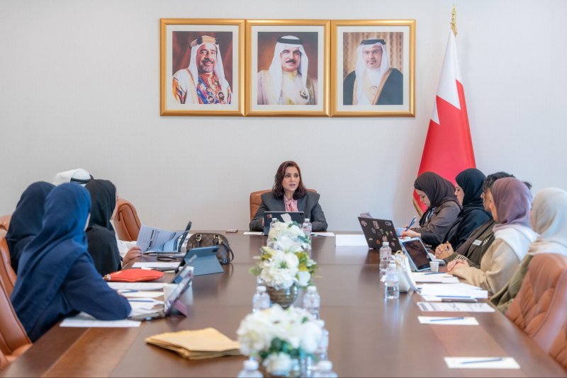 أعضاء "الشورى" يشاركون في حوارات الطاولة المستديرة بمشاركة أكثر من 40 شاب وشابة ضمن برنامج الشاب البرلماني