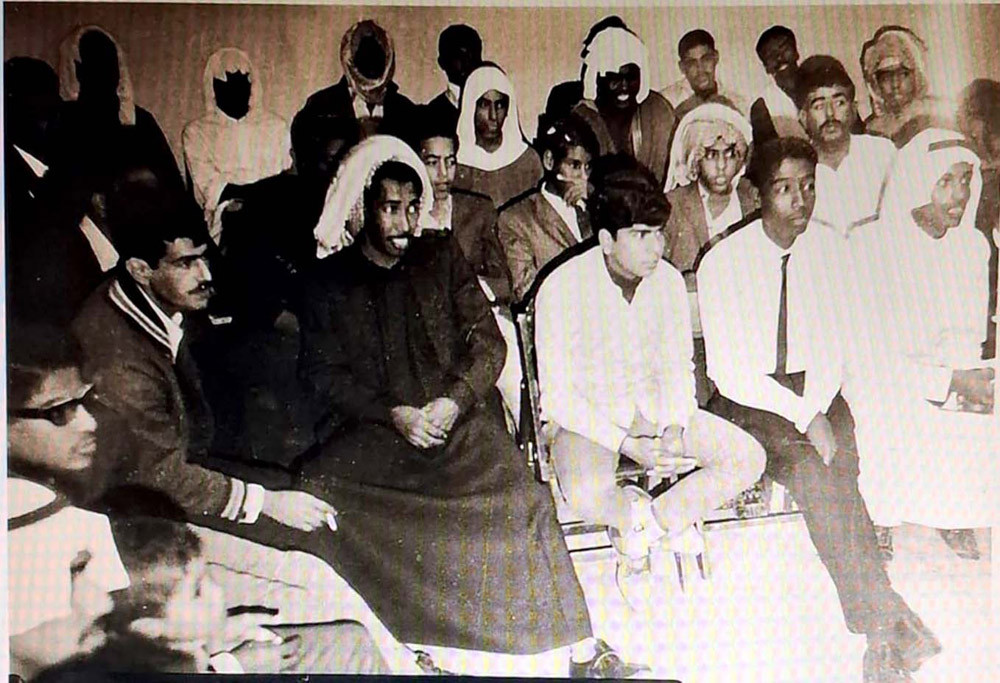اجتماع الجمعية العمومية لنادي مدينة عيسى في العام 1969 بالمبنى القديم (شقة في سوق مدينة عيسى)
