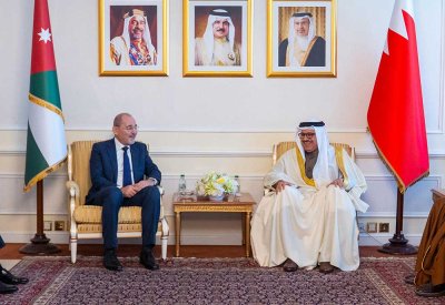 وزير الخارجية ونائب رئيس الوزراء الأردني يبحثان الجهود العربية لإحلال السلام العادل في المنطقة