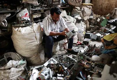 تقارير: الهواتف القديمة تحتوي على ذهب حقيقي قابل لإعادة التدوير