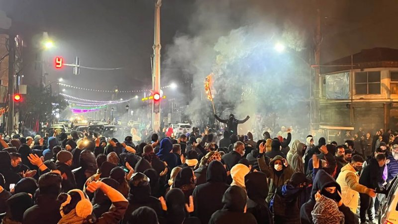 إيران.. اعتقال 200 من قادة الاحتجاجات