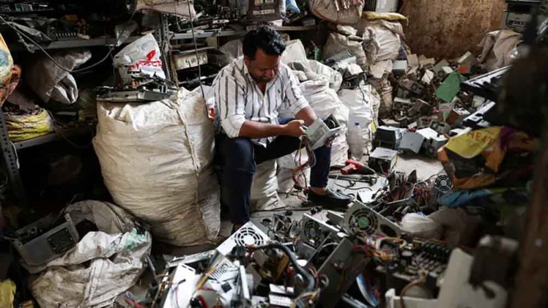 تقارير: الهواتف القديمة تحتوي على ذهب حقيقي قابل لإعادة التدوير