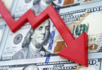 الدولار يهوى أمام اليورو مع احتدام خلاف بين الإدارة الأميركية وباول