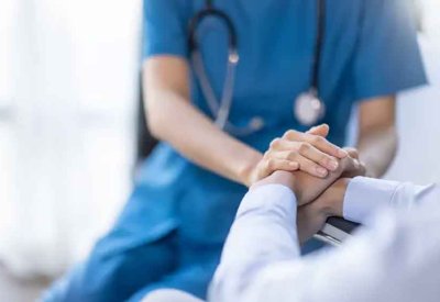 إضراب واسع لآلاف الممرضين في كبرى مستشفيات نيويورك