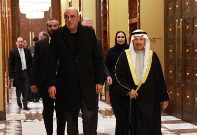 رئيس مجلس الشورى يستقبل رئيس مجلس المستشارين المغربي لدى وصوله إلى مملكة البحرين