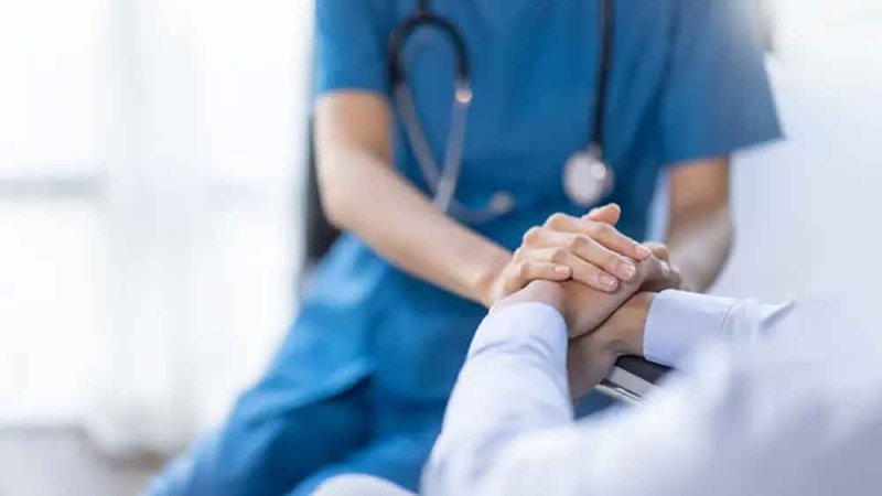 إضراب واسع لآلاف الممرضين في كبرى مستشفيات نيويورك