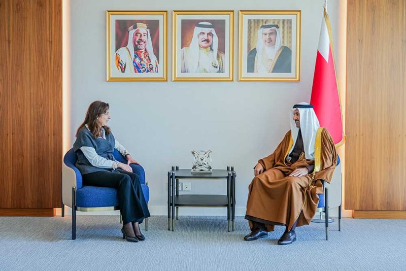 وزير المواصلات والاتصالات يستقبل سفيرة جمهورية مصر العربية لدى مملكة البحرين