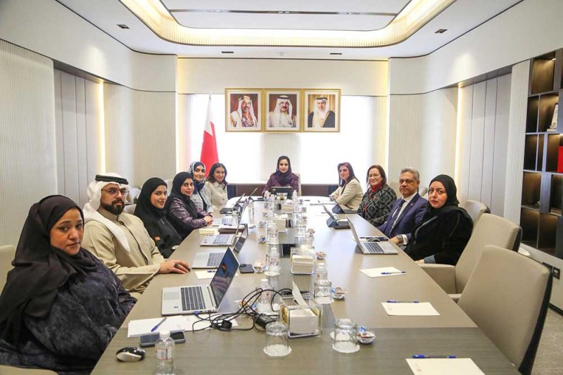 "مرأة الشورى" تبحث استحداث بابًا ضمن قانون الطفل بعنوان "السلامة الرقمية للطفل" بهدف حمايته في العصر الرقمي