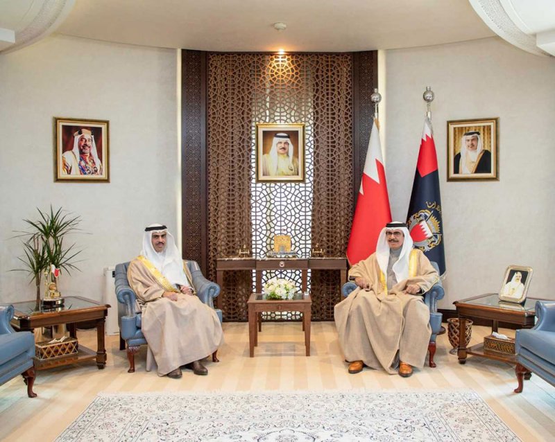 وزير الداخلية يستقبل سفير البحرين لدى الولايات المتحدة ويشيد بعطاء منسوبي الدبلوماسية البحرينية في إبراز انجازات المملكة ومسيرتها الوطنية الشاملة