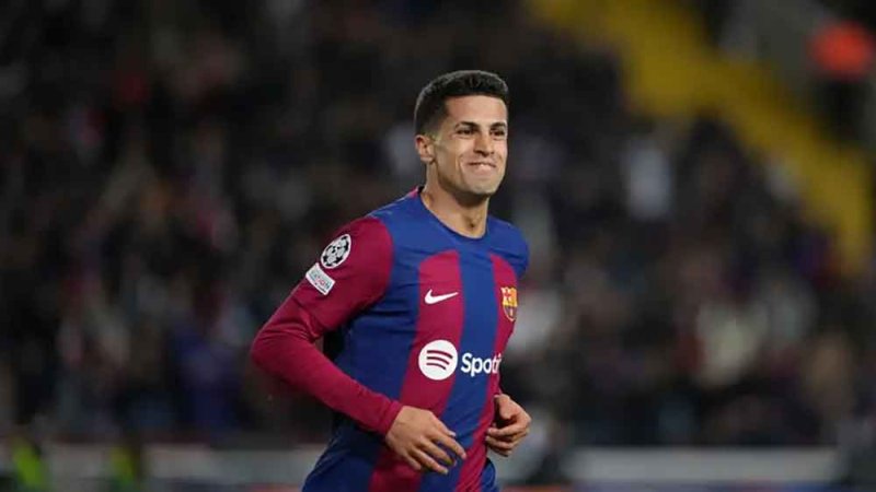 برشلونة يضم البرتغالي كانسيلو لاعب الهلال بنظام الإعارة
