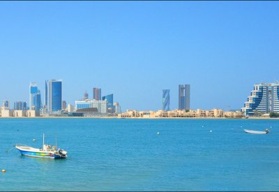 طقس معتدل مع سحب متفرقة وبارد نسبيًا خلال الليل