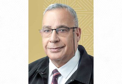 إيلون ماسك يراهن على روبوتات الطب... والعريض: “أحلام وردية”