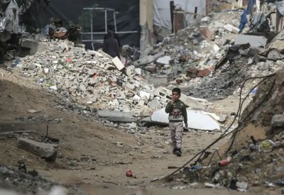 مستشار أبو مازن: حماس وافقت على تسليم كل شيء في غزة