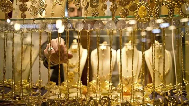 جني الأرباح يهبط بسعر الذهب في مصر.. هل حان وقت الشراء؟
