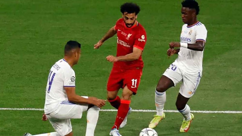 لاعب برشلونة ينصح مدرب ريال مدريد: صلاح سيحل مشاكلك