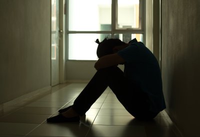 من الصداع إلى آلام الظهر: كيف يظهر الاكتئاب جسدياً؟