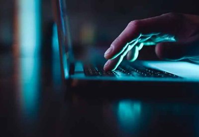 بعناوينهم وأرقامهم.. سرقة بيانات الملايين من مستخدمي إنستغرام