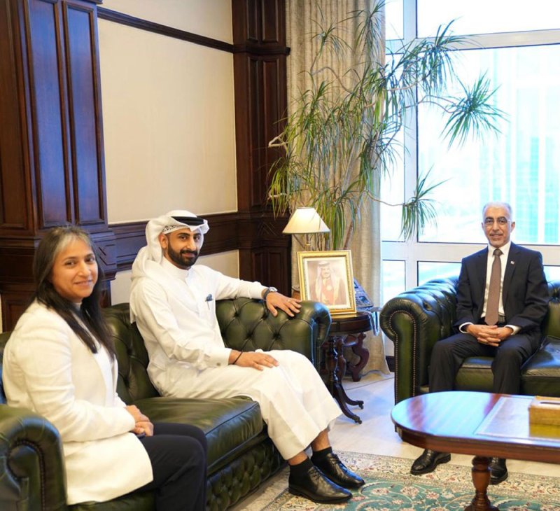 وزير الأشغال يستقبل المهندس أمين رضي والمهندسة ميسم الناصر بمناسبة اختيارهما ضمن قائمة أفضل مهندسي الشرق الأوسط لعام 2025 من قبل مجلة «نيش» العالمية