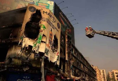 ارتفاع حصيلة الوفيات في حريق كراتشي إلى 11 شخصاً