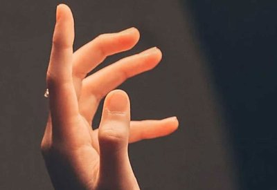 عرض شائع على الأصابع.. قد يكشف سرطان الرئة مبكرا