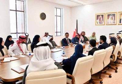 وزير "البلديات" يلتقي منتسبي الدفعة الحادية عشرة من برنامج رئيس مجلس الوزراء لتنمية الكوادر الحكومية