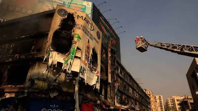 ارتفاع حصيلة الوفيات في حريق كراتشي إلى 11 شخصاً