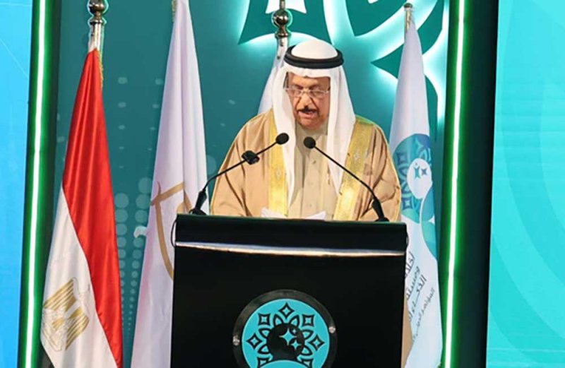 الشيخ عبدالرحمن بن محمد يدعو إلى المواءمة بين الأصالة والمعاصرة وإبراز سماحة الإسلام وعمق تشريعاته