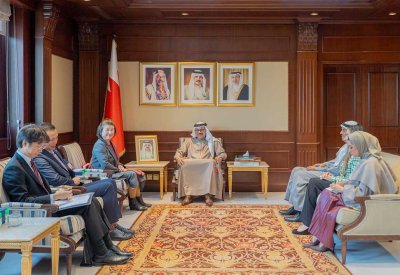 وزير الخارجية يستقبل سفيرة اليابان لدى مملكة البحرين