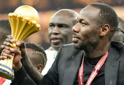 بعد فوضى النهائي.. مدرب السنغال مهدد بالحرمان من كأس العالم