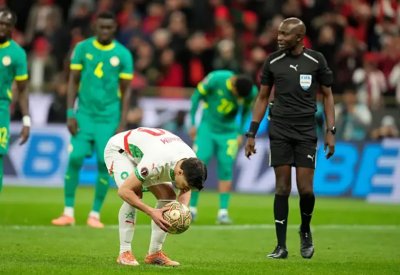 لاعب هولندا يهاجم دياز: لست زيدان.. وتجاهلت 40 مليون مغربي