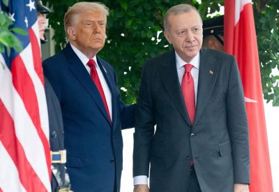 اتصال بين أردوغان وترامب بشأن سوريا وغزة.. ماذا جاء فيه؟