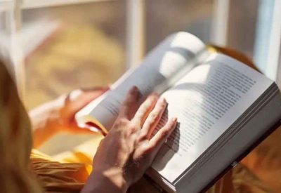 القراءة التقليدية تقلل التوتر وتحارب "وهم الحقيقة"