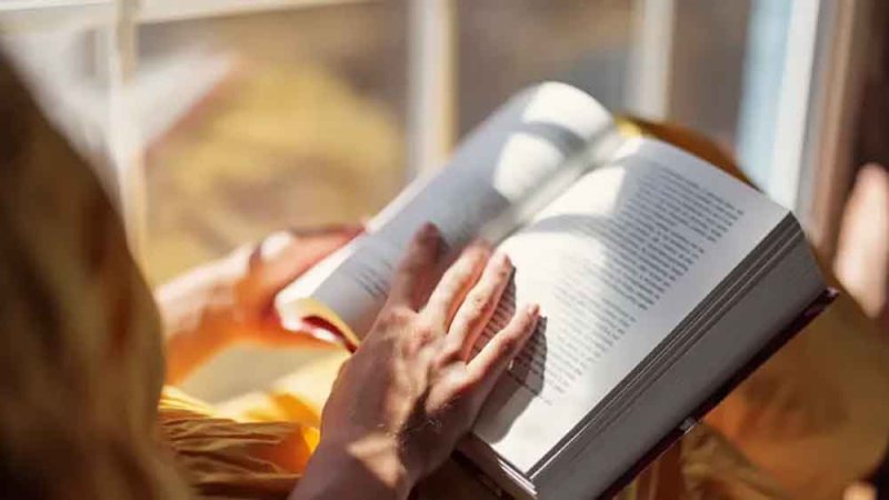 القراءة التقليدية تقلل التوتر وتحارب "وهم الحقيقة"