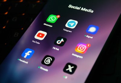 بريطانيا.. مجلس اللوردات يقر حظر وسائل التواصل للمراهقين