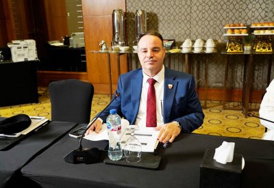 العشيري يستعرض التجربة الوطنية لمملكة البحرين في تعزيز المنظومة التشريعية والتنموية