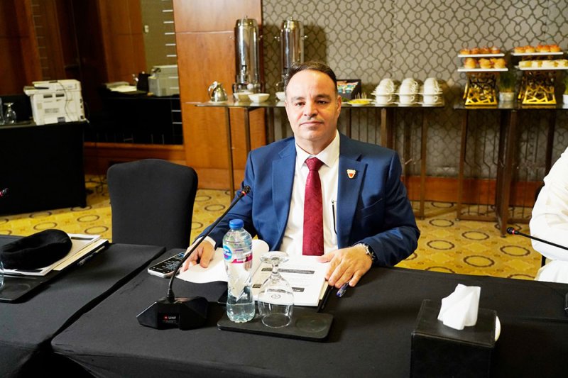 العشيري يستعرض التجربة الوطنية لمملكة البحرين في تعزيز المنظومة التشريعية والتنموية
