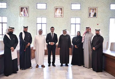 وزير شؤون البلديات والزراعة يبحث مع مجلس بلدي المحرق المشاريع الخدمية