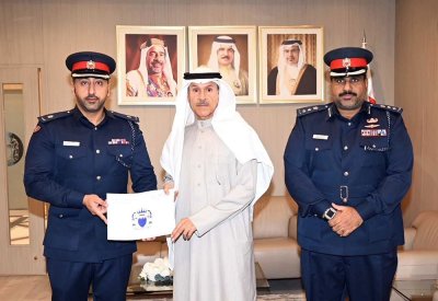 وكيل وزارة الداخلية لشئون الجنسية والجوازات والإقامة يكرّم موظفين لتميزهم في الأداء