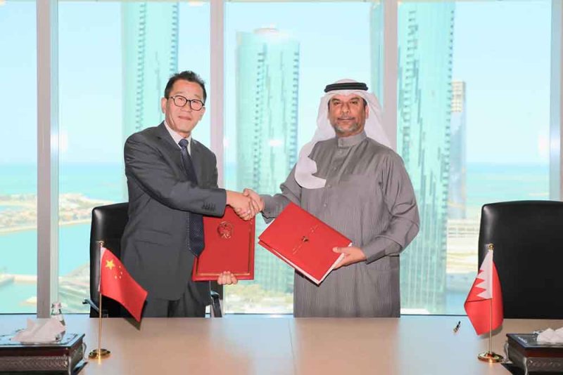 وزير النفط والبيئة يوقع الاتفاقية التنفيذية البحرينية الصينية في مجال زراعة وتربية وصيد الأسماك