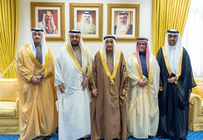 الشيخ خالد بن عبد الله يلتقي رئيس شركة سمو القابضة ويطلع على خططها لتطوير "مارينا ويست"