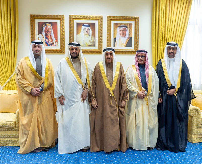الشيخ خالد بن عبد الله يلتقي رئيس شركة سمو القابضة ويطلع على خططها لتطوير "مارينا ويست"