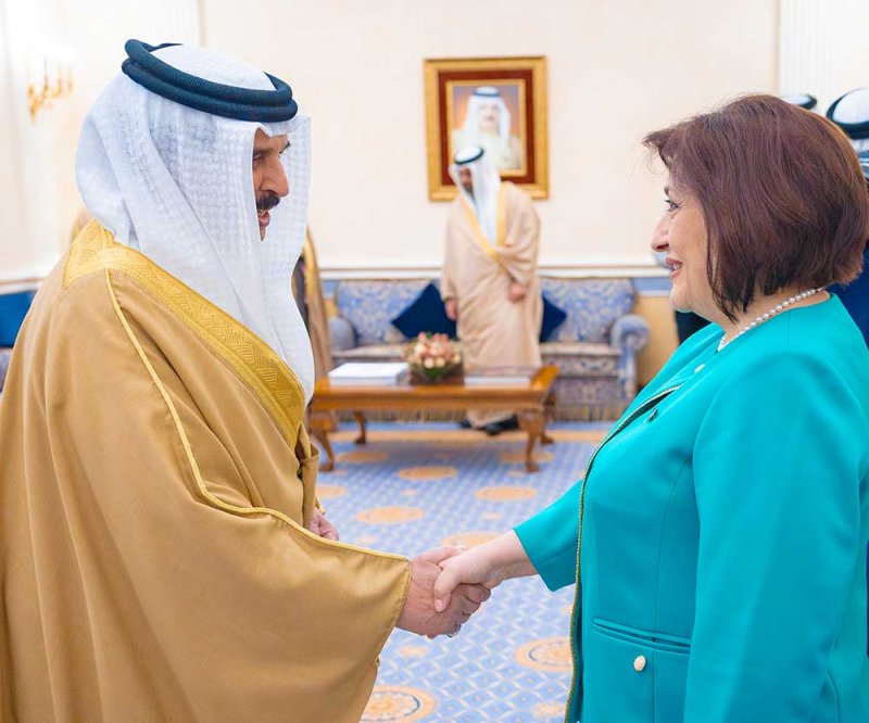 الملك المعظم يشيد بالعلاقات التاريخية بين البحرين وأذربيجان
